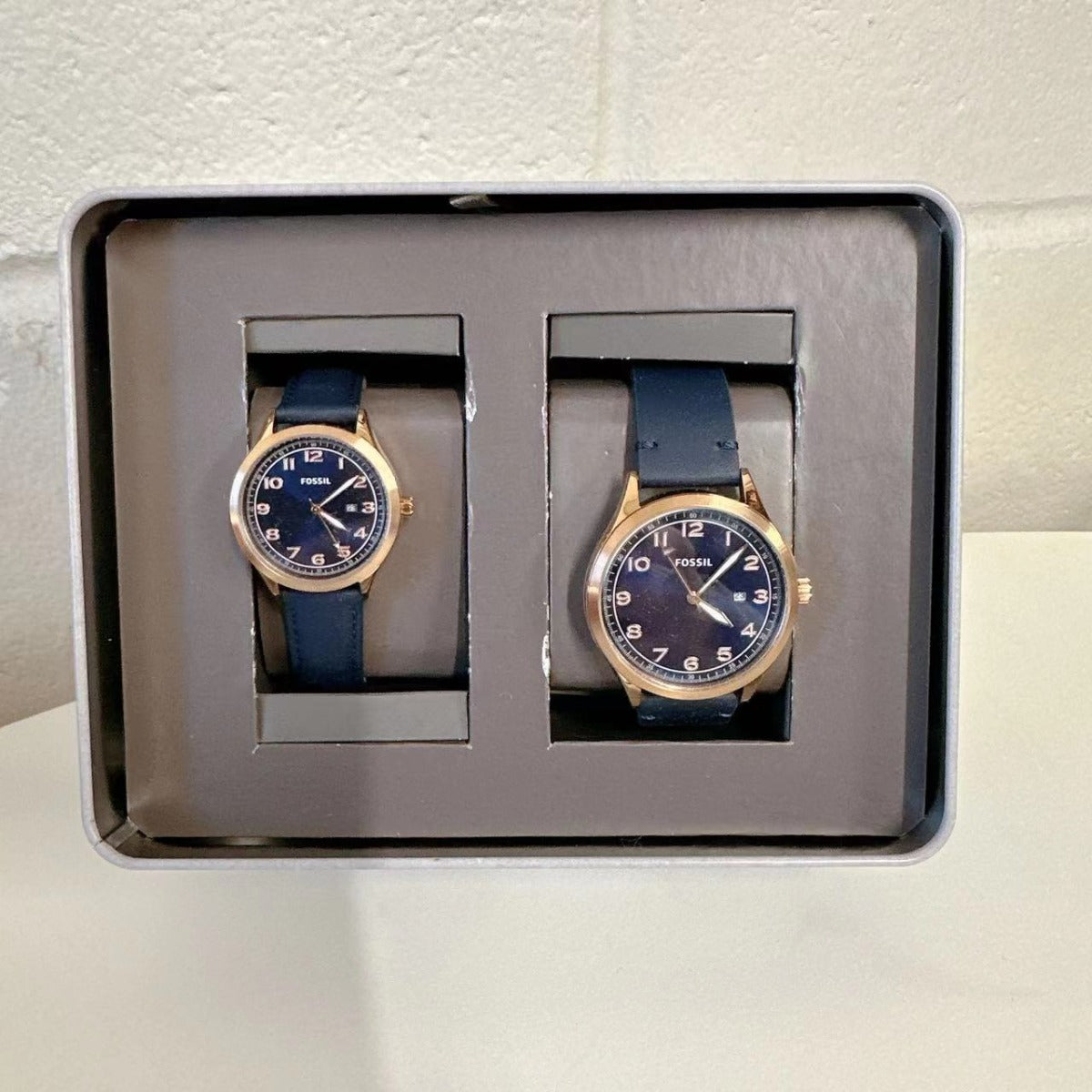 Fossil BQ2470 His and Her Wylie Three-Hand Navy Leather Watch Box Set 796483465749