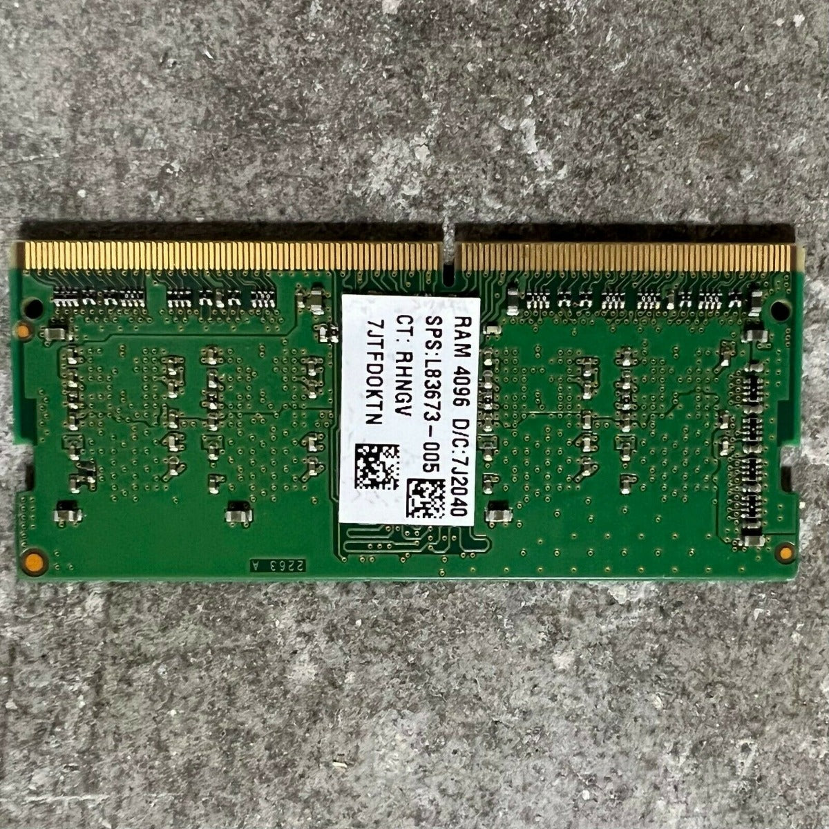 Micron 4GB 3200MHz DDR4 SODIMM 260Pin 1RX16 Laptop Memory MTA4ATF51264HZ-3G2J1