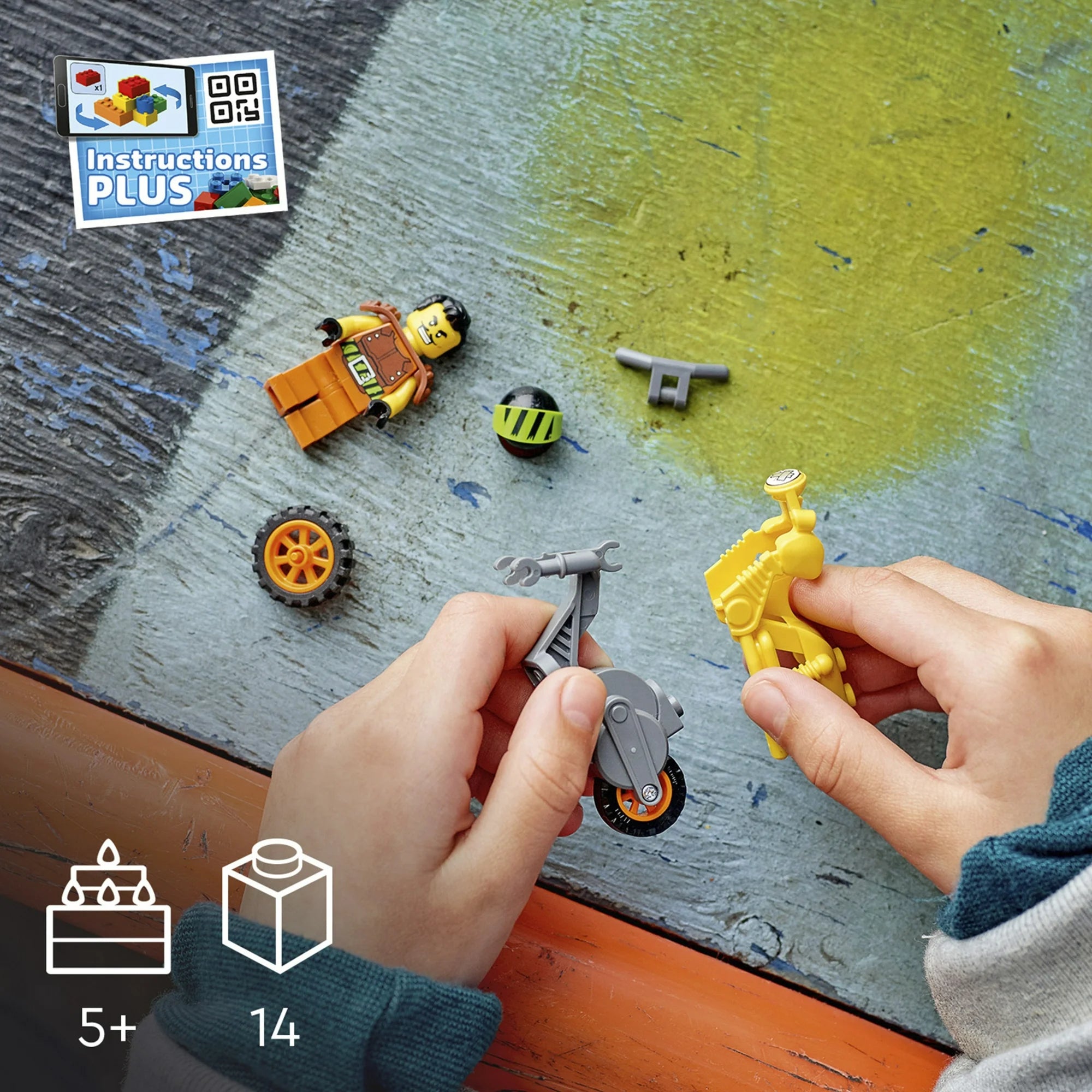 LEGO City Stuntz Value Set 3 Minifigures 3 Bikes and Carrying Case 66707