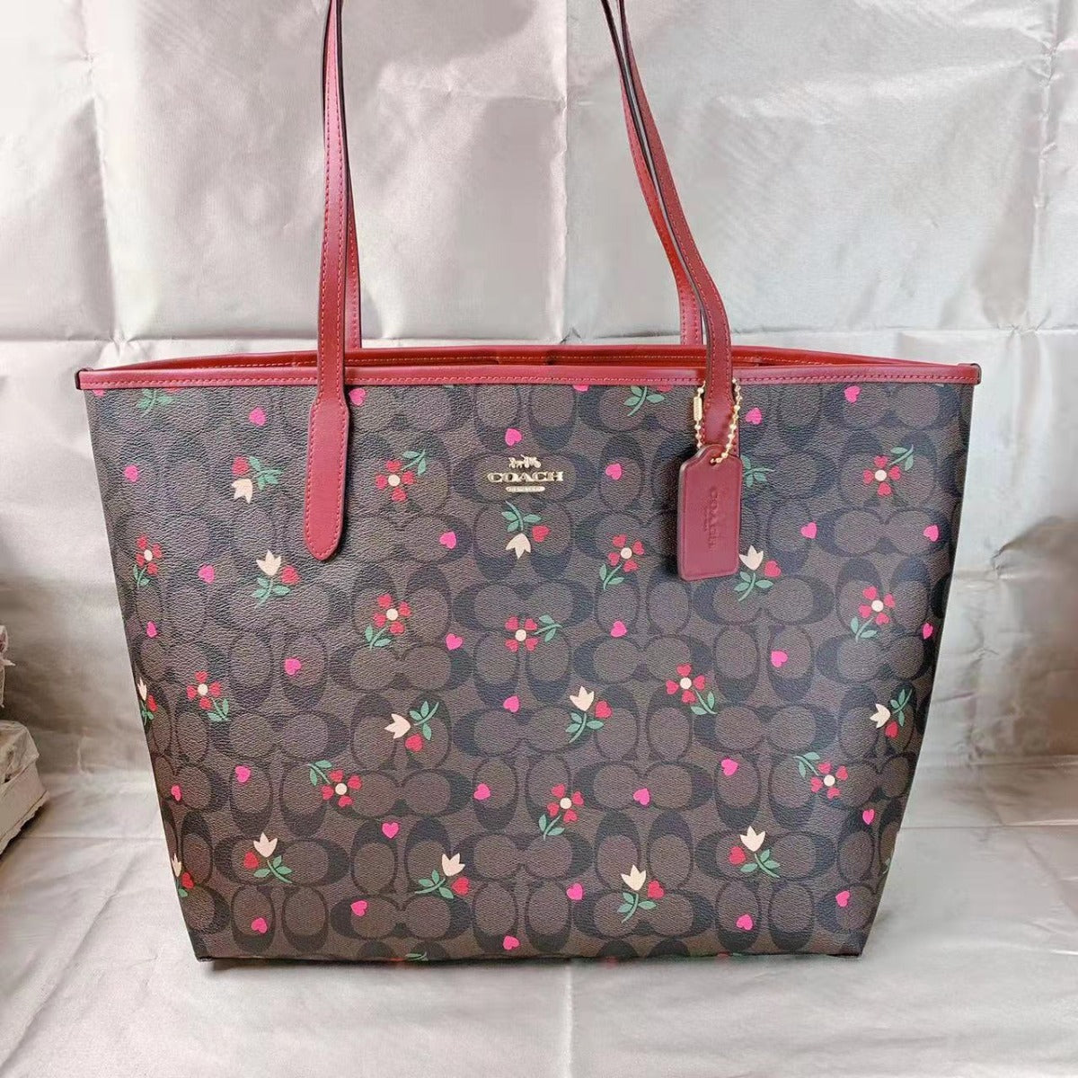 Coach C7616 City Tote In Signature Canvas With Heart Petal Print In Gold/BROWN MULTI