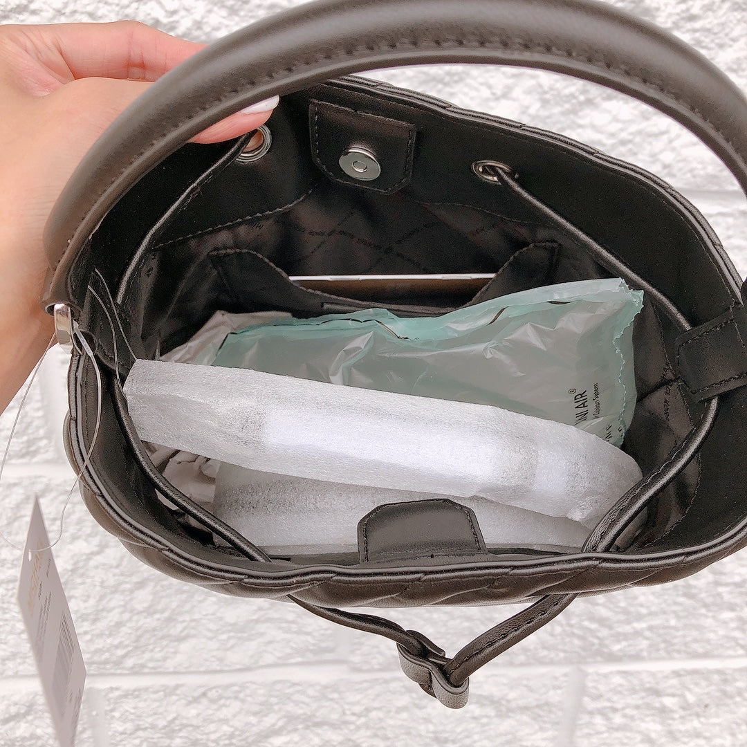 Michael Kors 35F0SU2M8U Suri Medium Quilted Bucket Messenger Bag Black