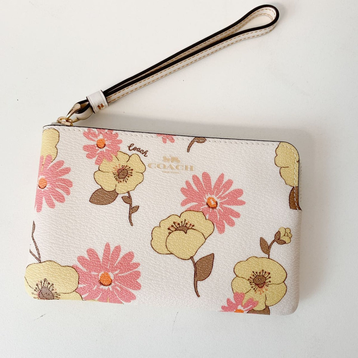 Coach CH647 Corner Zip Wristlet With Floral Cluster Print IN Chalk Multi